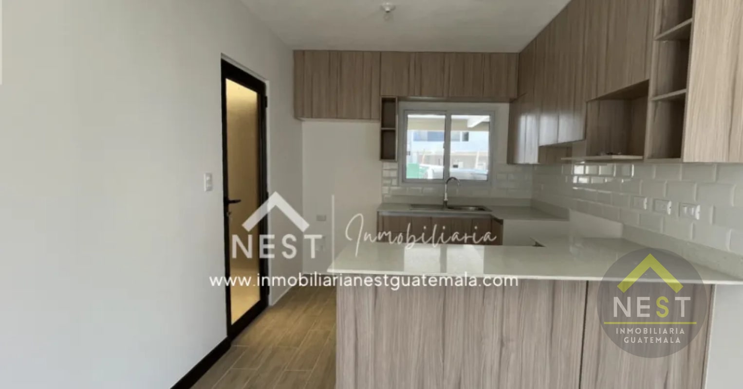 Casa nueva en renta con jardín | Bosques de Santa Elena - Km 26.5 CAES - 17