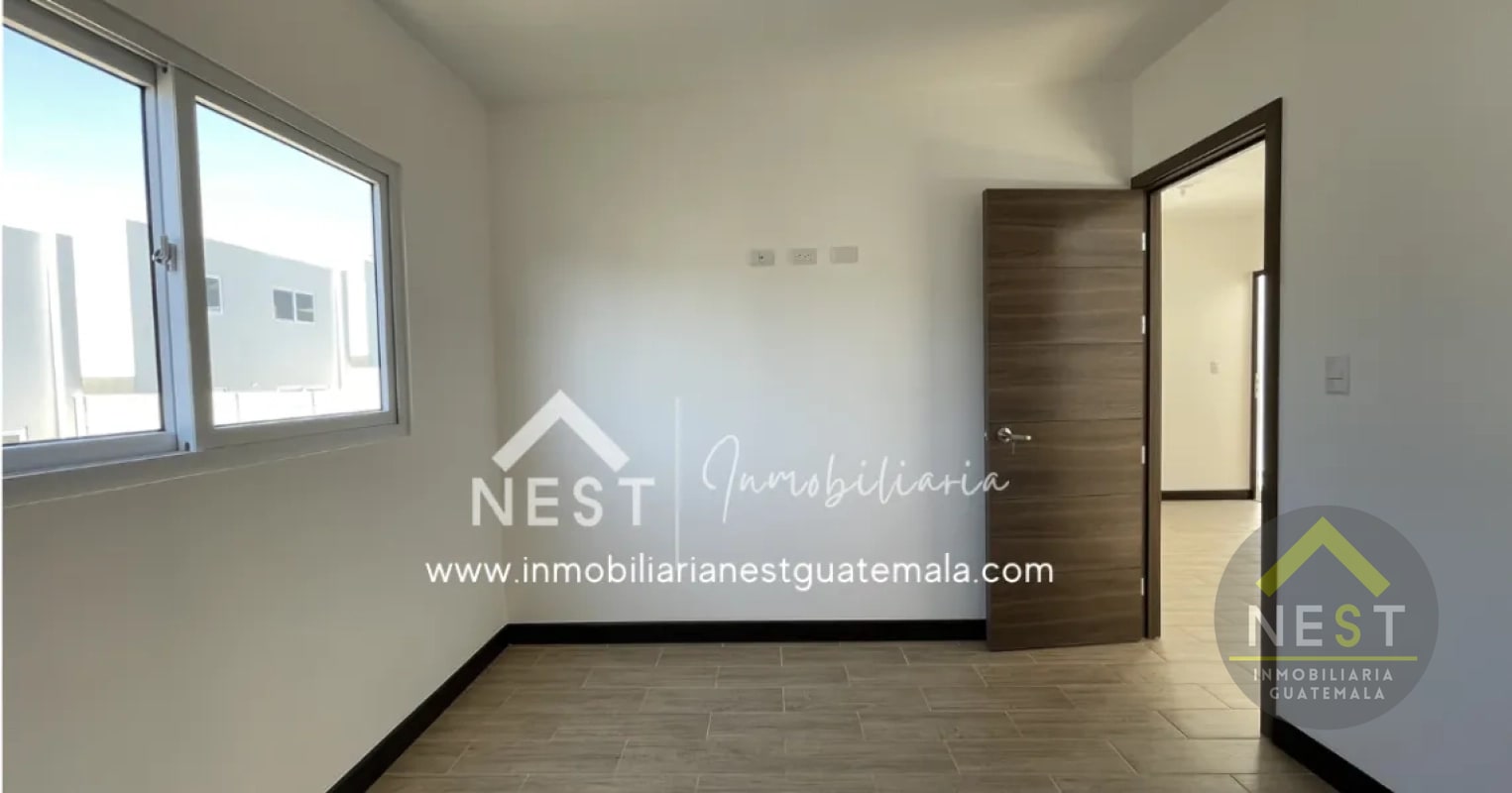 Casa nueva en renta con jardín | Bosques de Santa Elena - Km 26.5 CAES - 12