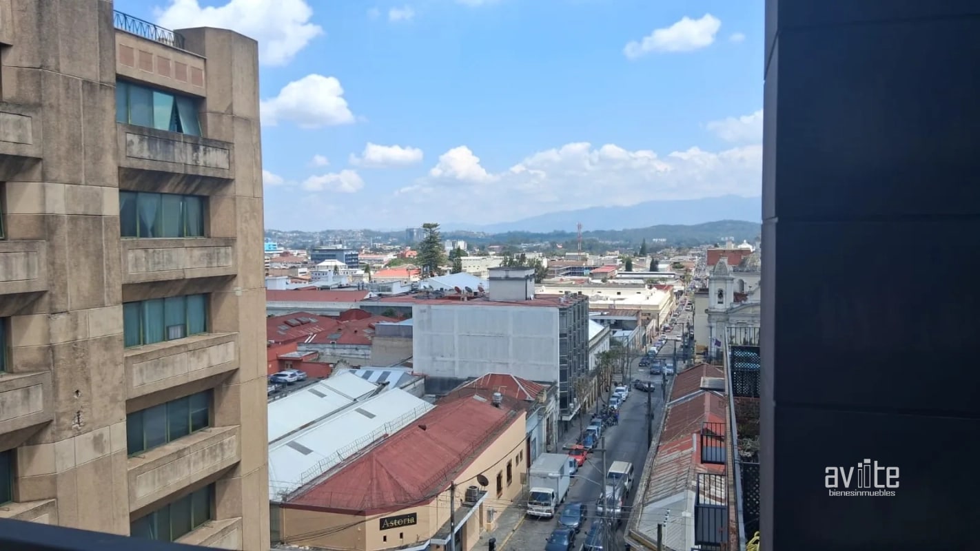 CENTRO VIVO, Zona 1.    Apartamento amplio  $135,000 - 3