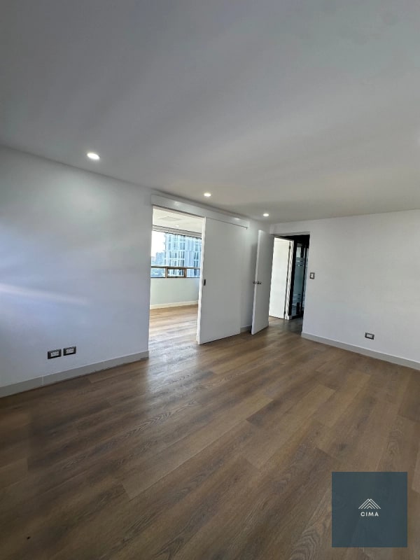 Clínica en Venta en Zona 10 | 70 m² | Edificio Santa Clara | US$90,000 - 5