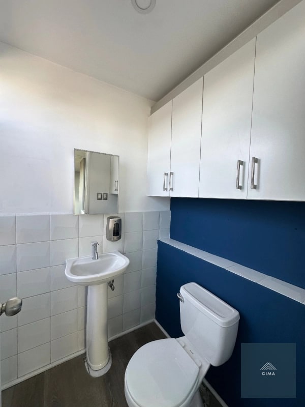 Clínica en Venta en Zona 10 | 70 m² | Edificio Santa Clara | US$90,000 - 3