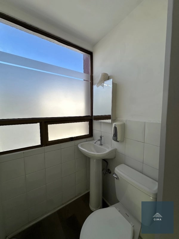 Clínica en Venta en Zona 10 | 70 m² | Edificio Santa Clara | US$90,000 - 2