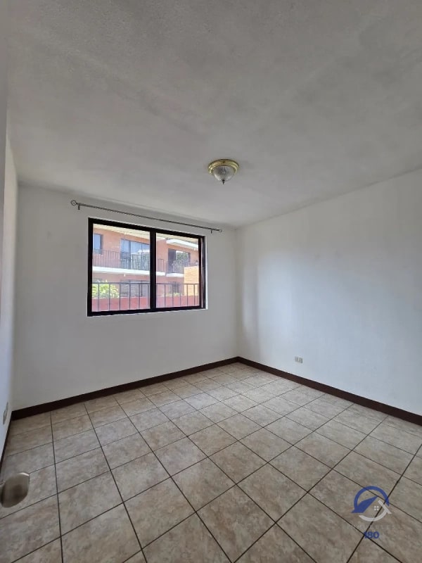 Amplio apartamento en renta en Balcones de Las Charcas, zona 11 - 8