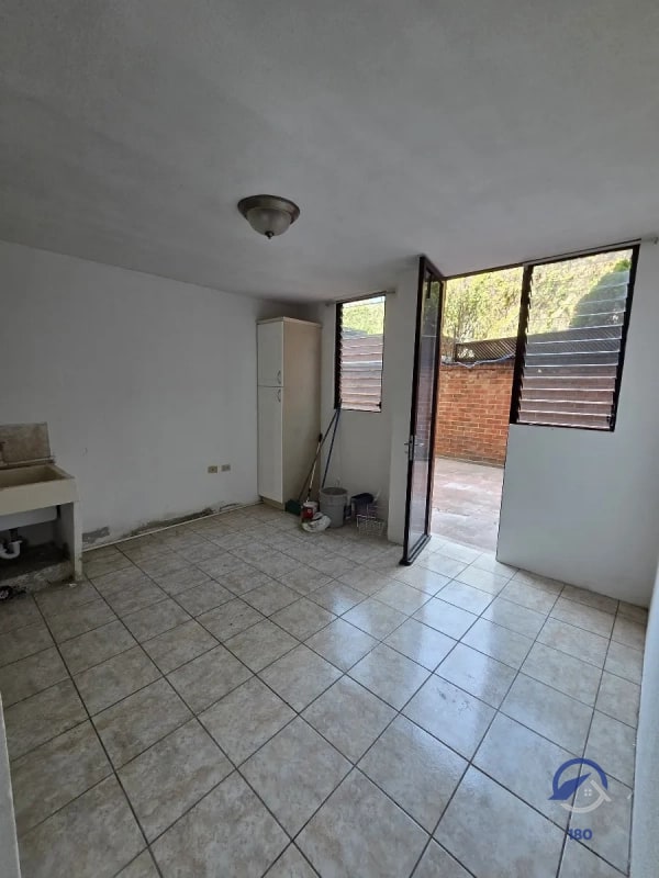 Amplio apartamento en renta en Balcones de Las Charcas, zona 11 - 4