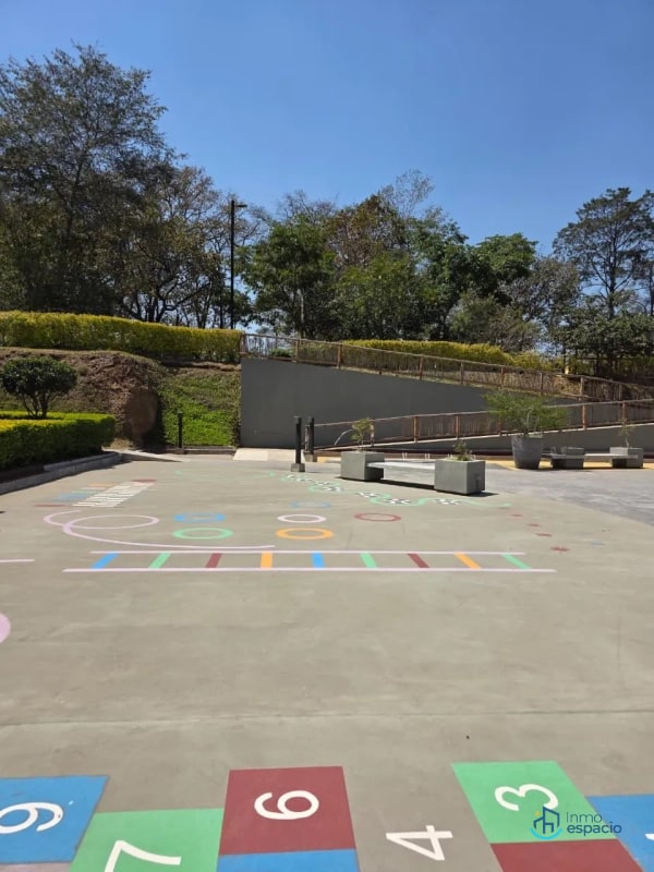 Apartamento en Venta – Parque San Ángel, Zona 2 - 5