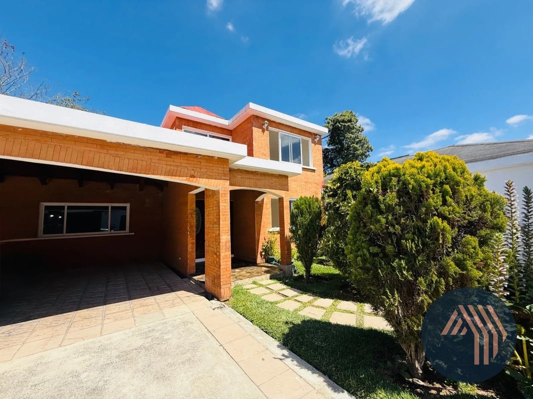 VENTA DE HERMOSA CASA - SAN ANTONIO, KM 16.5 CES - 1