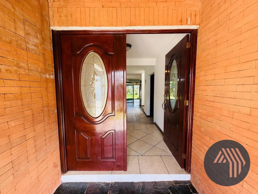 VENTA DE HERMOSA CASA - SAN ANTONIO, KM 16.5 CES - 2