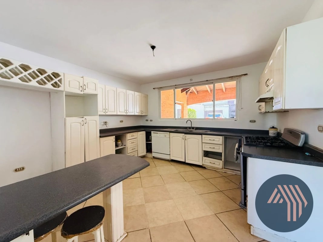VENTA DE HERMOSA CASA - SAN ANTONIO, KM 16.5 CES - 8