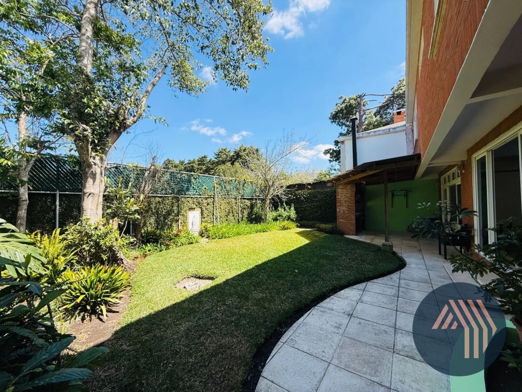 VENTA DE HERMOSA CASA - SAN ANTONIO, KM 16.5 CES - 11