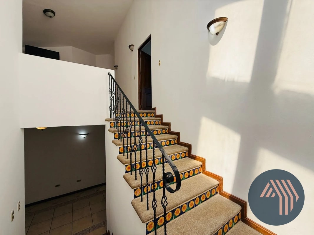 VENTA DE HERMOSA CASA - SAN ANTONIO, KM 16.5 CES - 16