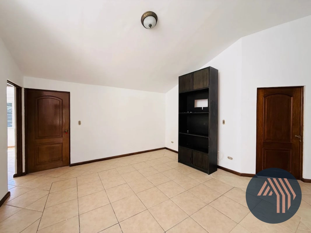 VENTA DE HERMOSA CASA - SAN ANTONIO, KM 16.5 CES - 15