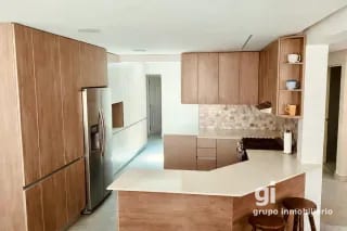 Linda Casa Remodelada en Zona 13 — Casa en Alquiler en Zona 13, Guatemala, Ciudad — miniatura 1 de 5