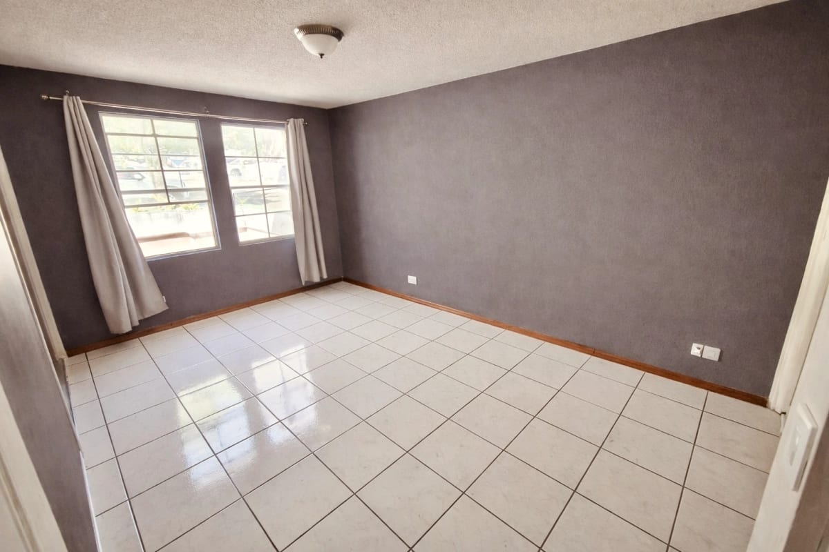 Linda Casa Remodelada en renta en Zona 13 — Casa en Alquiler en Zona 13, Guatemala, Ciudad — foto 2 de 5