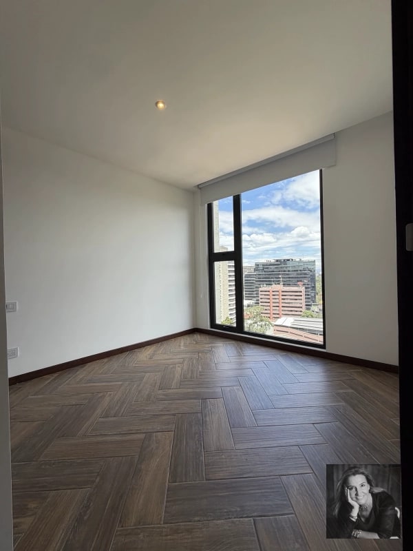 Apartamento en Venta en Edificio Zona 10 | 3 Habitaciones | 130 m² - 12