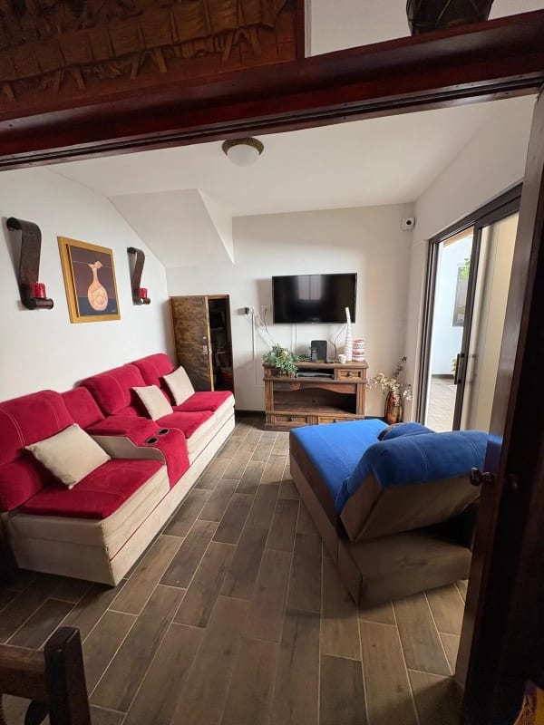 BONITA CASA EN VENTA EN BARRIOS LAS CAMPANAS — Casa en Venta en Antigua, Sacatepéquez — foto 3 de 5