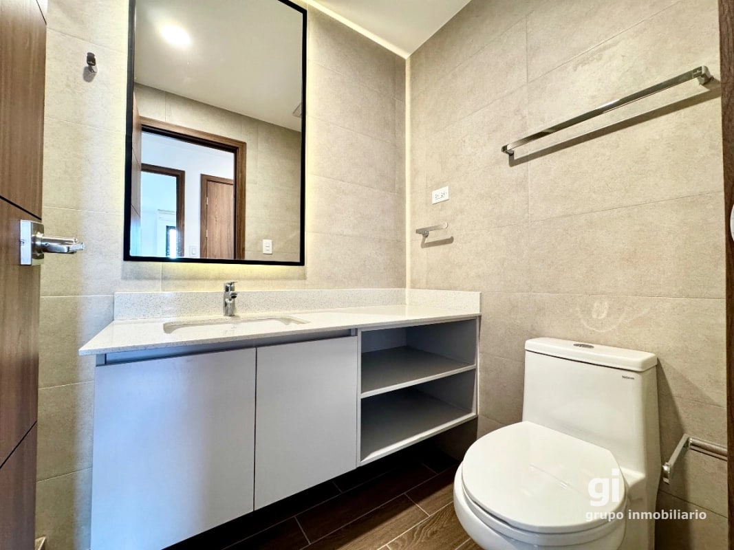 Apartamento de 2 dormitorios en venta en zona 14 - 7