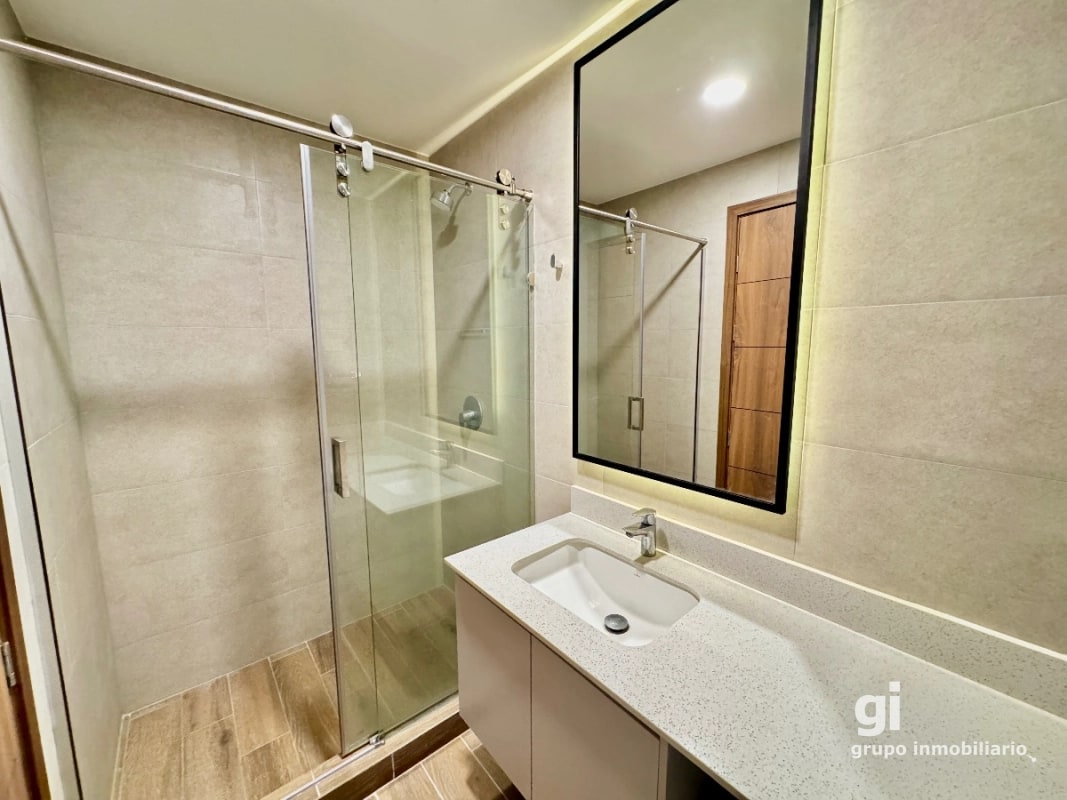 Apartamento de 2 dormitorios en venta en zona 14 - 6