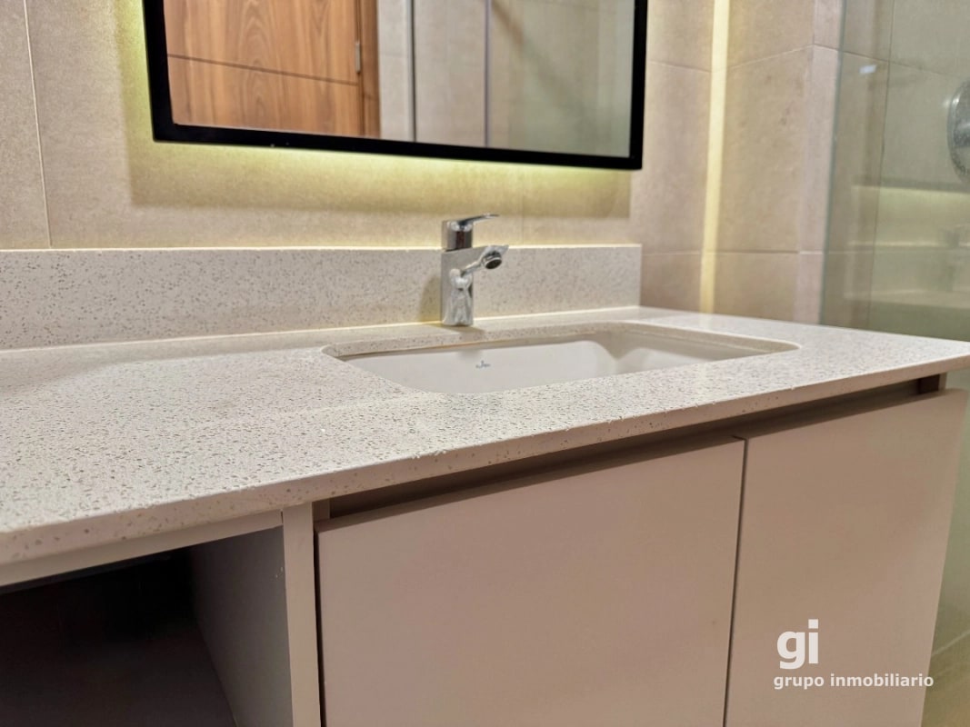 Apartamento de 2 dormitorios en venta en zona 14 - 2