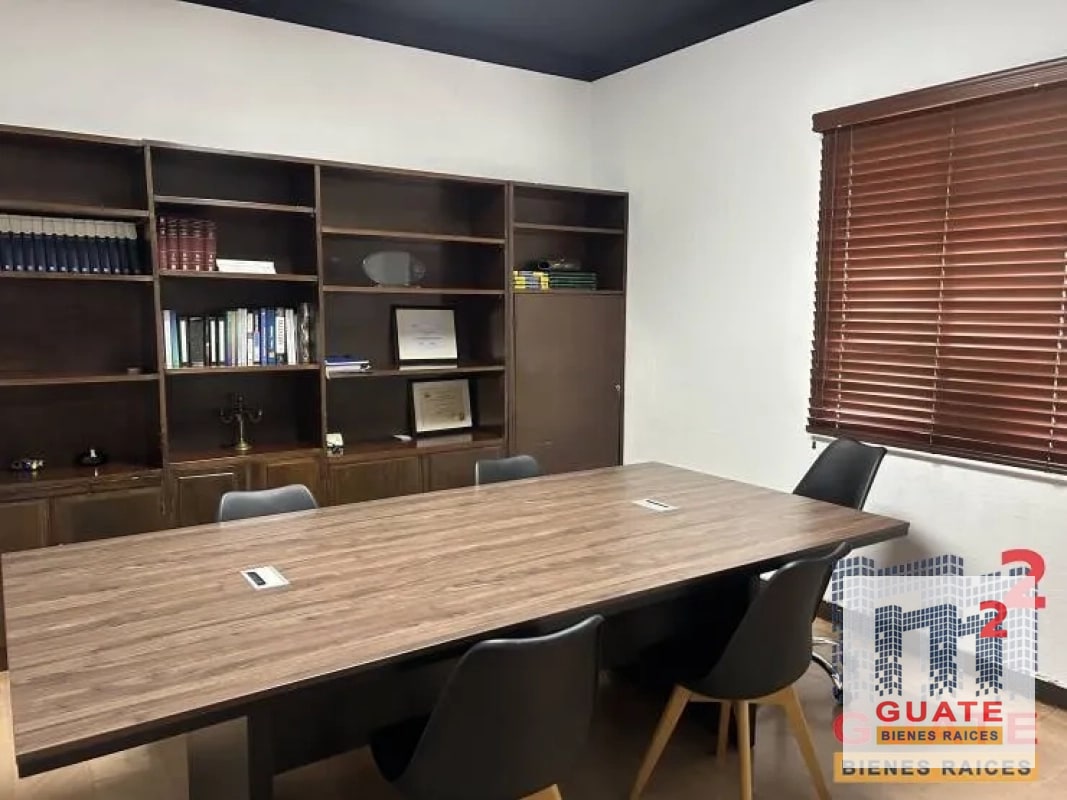 Casa fuera de condominio en Renta, Zona 10 - 4
