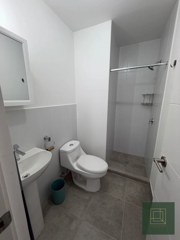 Apartamento tipo estudio en renta zona 4 - 4