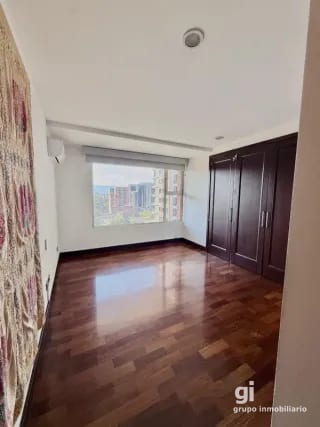 Penthouse de Lujo de 2 Niveles en Zona 10 — Apartamento en Venta en Santa Sofía, Zona 10, Guatemala, Ciudad — miniatura 7 de 8