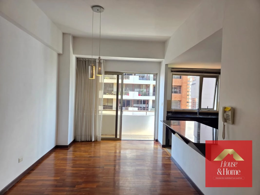Apartamento en renta zona 14 -Torre Quattro - 1