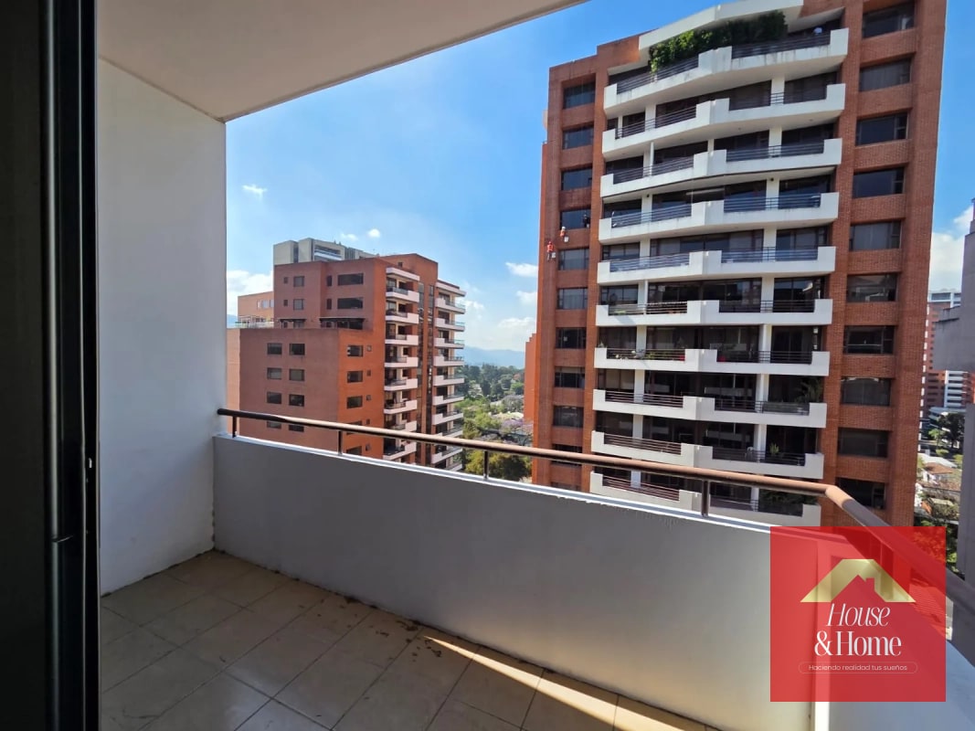 Apartamento en renta zona 14 -Torre Quattro - 17