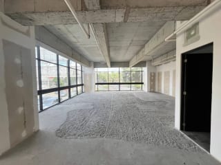 ESPACIO PARA CLINICA u OFICINA EN RENTA RENOVATI ZONA 10 — Clínica en Alquiler en Zona 10, Guatemala, Ciudad — miniatura 7 de 9