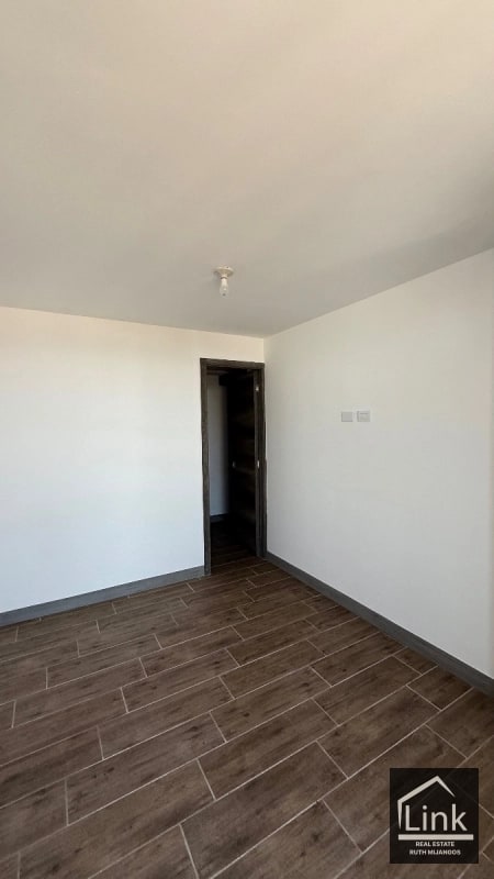 ALQUILER DE APARTAMENTO ZONA 15 KINTEA - 8