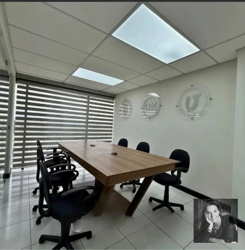 OFICINA NUEVA AMUEBLADA EN RENTA – EDIFICIO 01010, ZONA 10 - 3