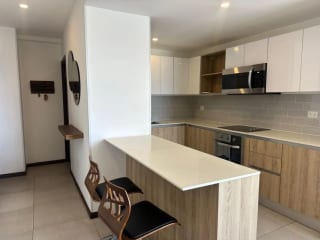 Apartamento Semi-Amueblado  en Venta Zona 10 codigo.DA36120 — Apartamento en Venta en Zona 10, Guatemala, Ciudad — miniatura 1 de 17