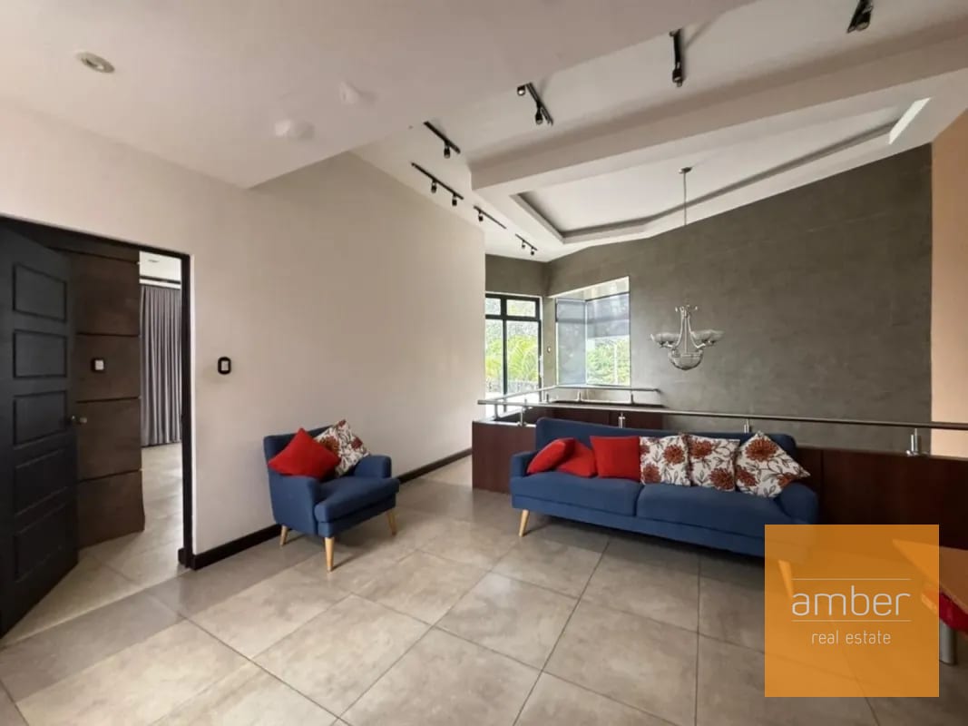 Casa en Valle de Oro, San Cristóbal — Casa en Venta en Zona 8 Mixco, Guatemala, Ciudad — foto 1 de 7