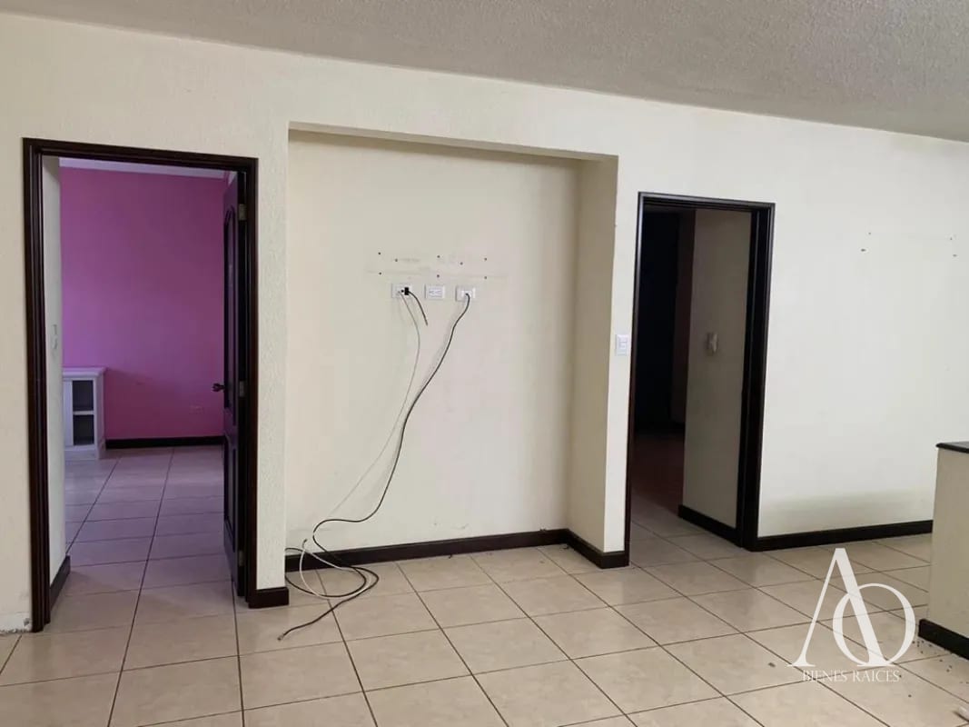 Casa en Venta en Portal de San Isidro 3, zona 16 / EN DIRECTO — Casa en Venta en Portal de San Isidro III, Zona 16, Guatemala, Ciudad — foto 5 de 16