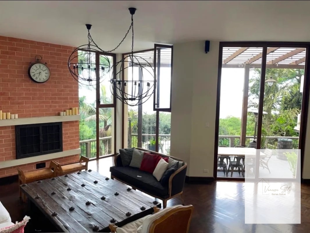 Hermosa casa en venta Montebello 2, Km 10.5 CAES - 11