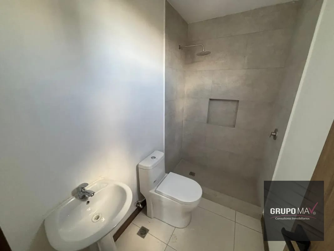 Apartamento Zona 15 Vila Quince — Apartamento en Alquiler en Vila Quince, Zona 15, Guatemala, Ciudad — foto 3 de 11