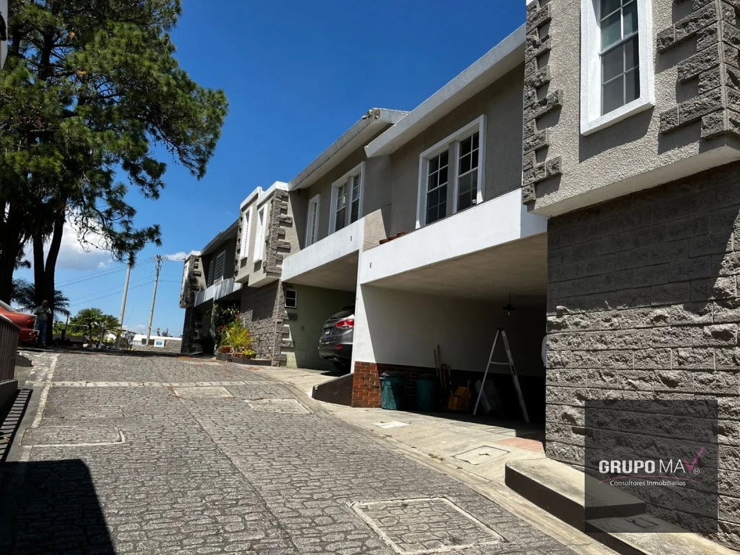 Casa Zona 13 Condominio Monte Azul II - 1