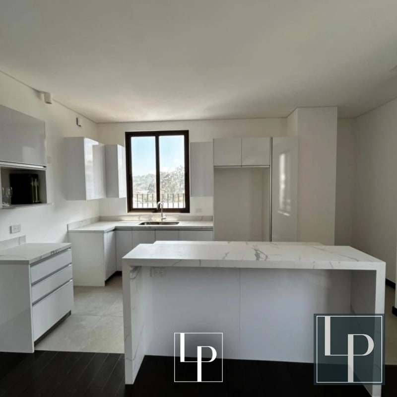 Amplio Apartamento en Venta en Nogales de Cayalá - 1