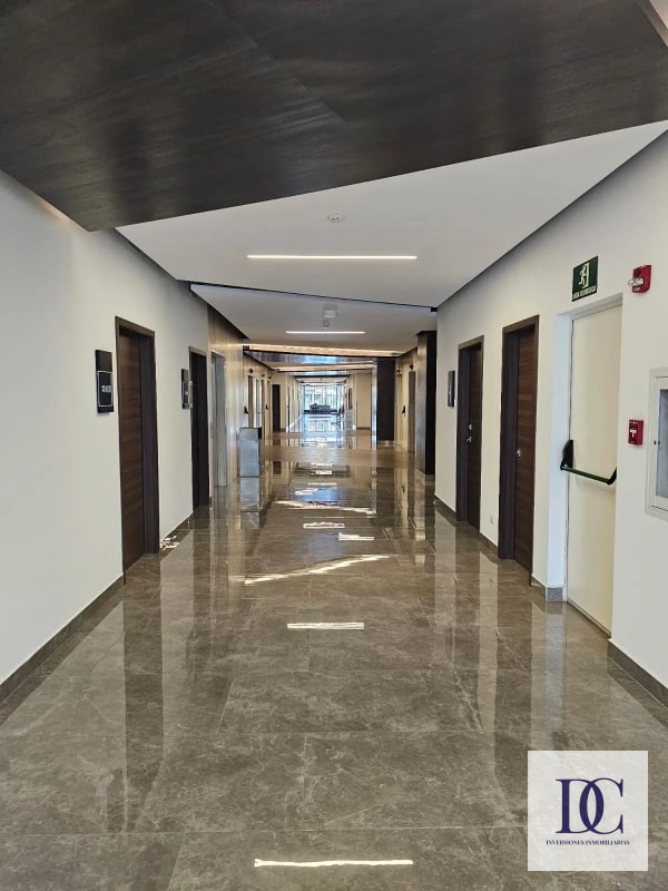 📍 OFICINA EN RENTA – EDIFICIO SPAZIO | ZONA 15 - 8