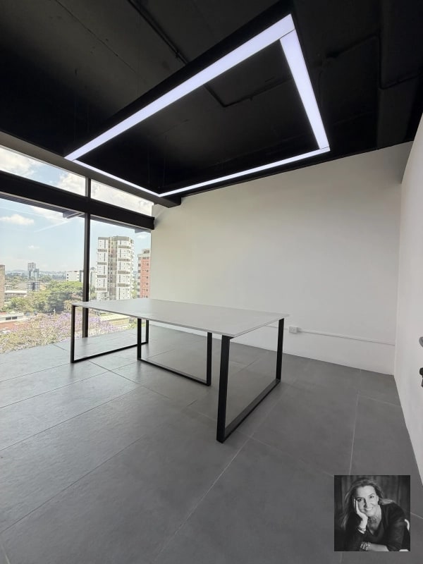OFICINA EN RENTA – EDIFICIO 01010, ZONA 10 - 10