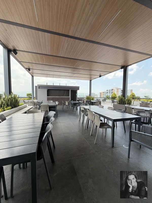 OFICINA EN RENTA – EDIFICIO 01010, ZONA 10 - 5