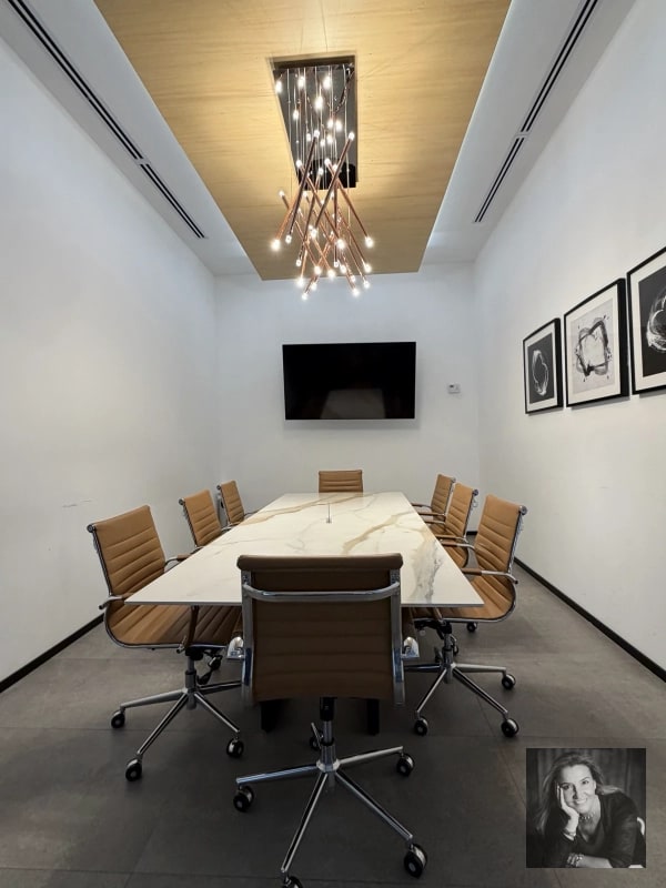 OFICINA EN RENTA – EDIFICIO 01010, ZONA 10 - 2