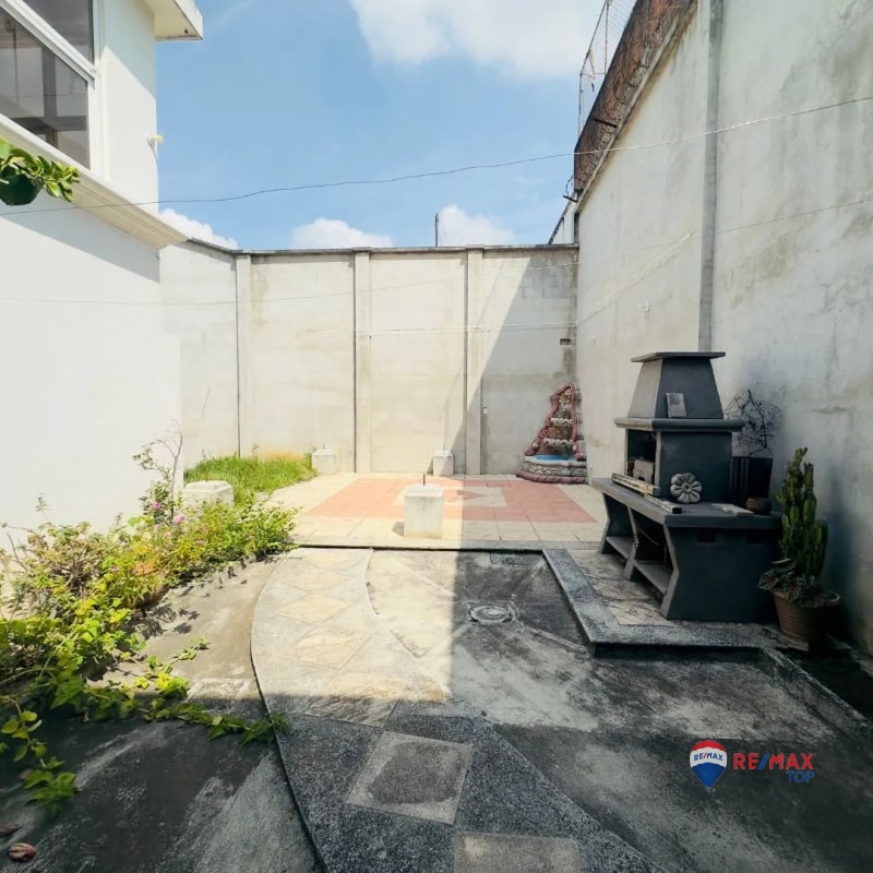 ZONA 1, CASA EN VENTA O RENTA  IDEAL PARA COMERCIAL O RESIDENCIAL - 2