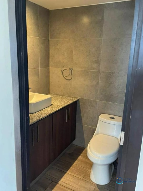 Apartamento en alquiler en Edificio Nagano, Zona 16 - 11