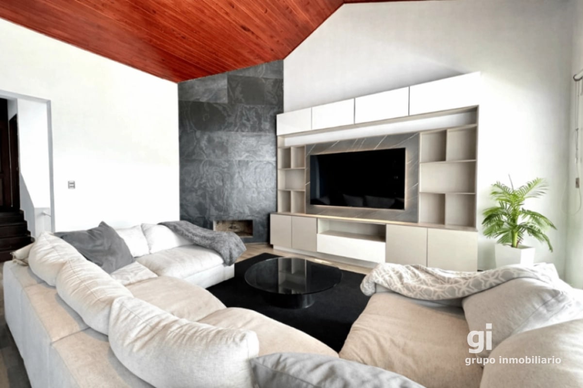 Casa en venta en Santa Rosalía con excelente distribución, jardín y pozo propio - 2