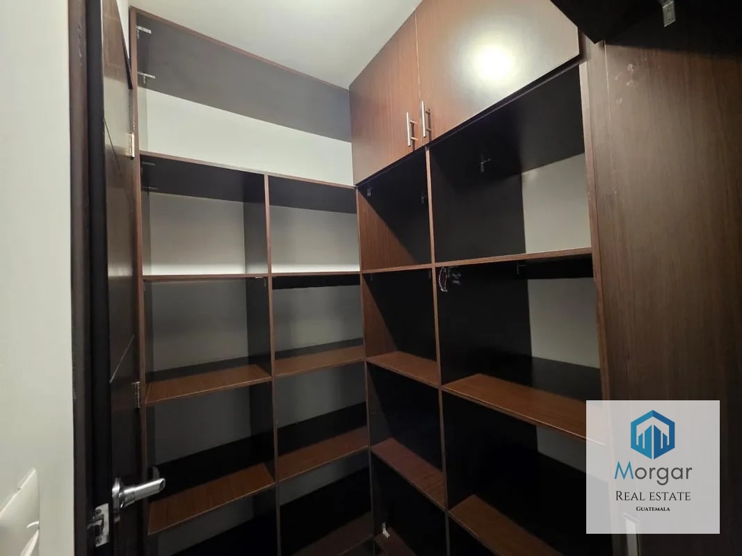 Apartamento en renta zona 10 - 8