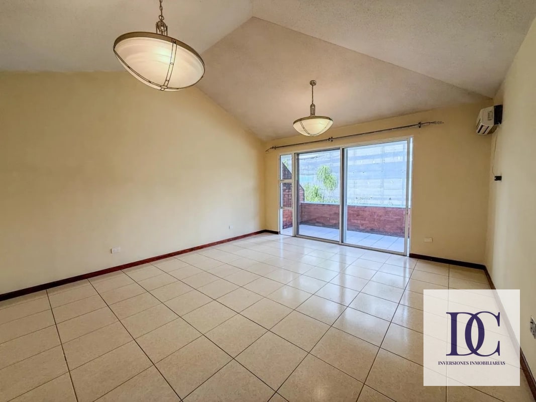 📍 CASA EN VENTA – CAÑADAS DE ELGIN | ZONA 13 - 11