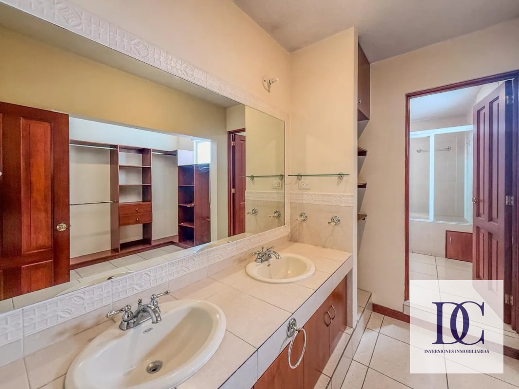 📍 CASA EN VENTA – CAÑADAS DE ELGIN | ZONA 13 - 3
