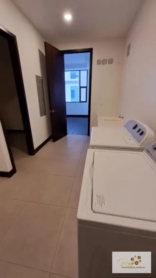 APARTAMENTO DE LUJO EN VENTA  📍 Edificio Echo – Zona 14 — Apartamento en Venta en Echo, Zona 14, Guatemala, Ciudad — miniatura 6 de 15