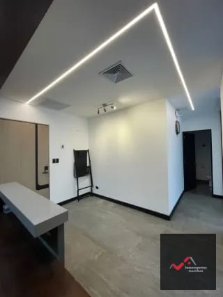 OFICINA EN RENTA ZONA 10 EDIFICIO RENOVATI  — Oficina en Alquiler en Zona 10, Guatemala, Ciudad — miniatura 6 de 8