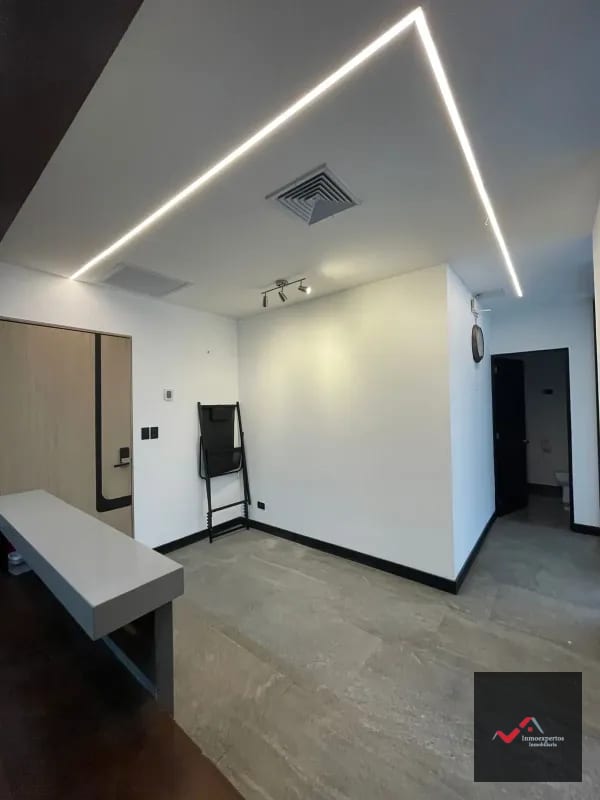 OFICINA EN RENTA ZONA 10 EDIFICIO RENOVATI — Oficina en Alquiler en Zona 10, Guatemala, Ciudad — foto 6 de 8